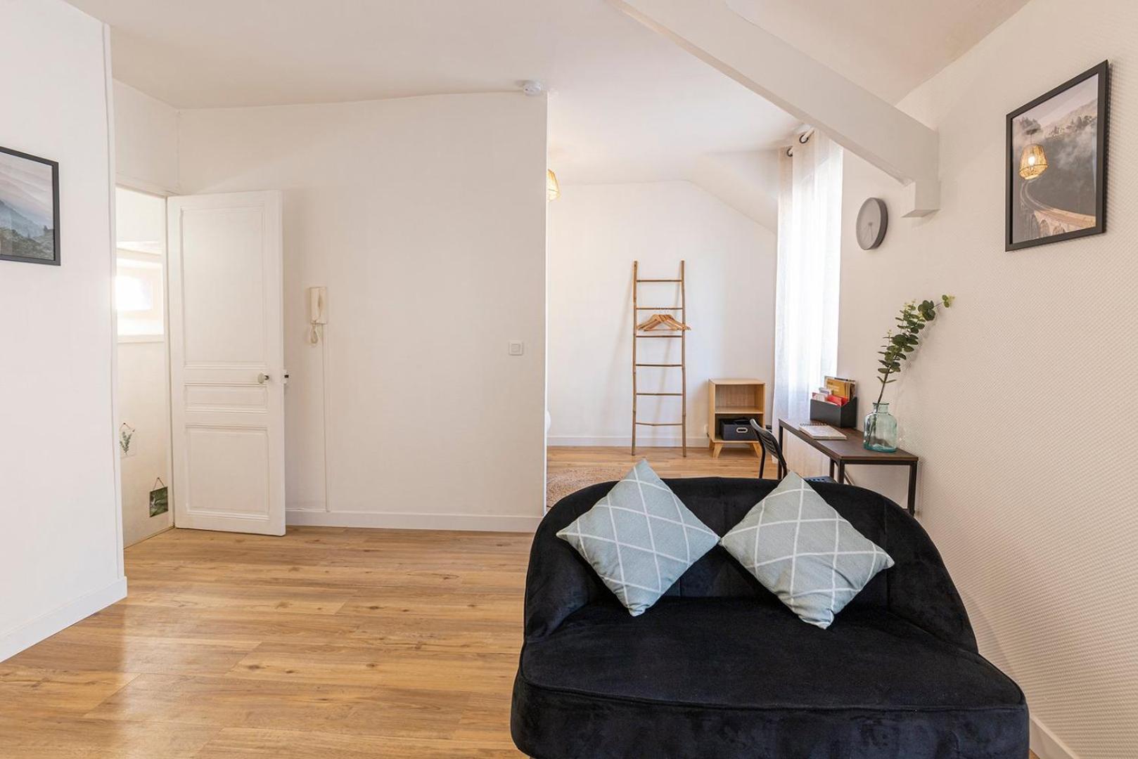 Apartment Coquelin - Joli Renove *